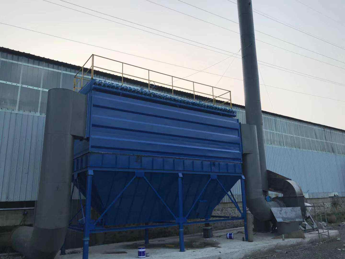 工業(yè)車間6000風(fēng)量布袋除塵器的介紹